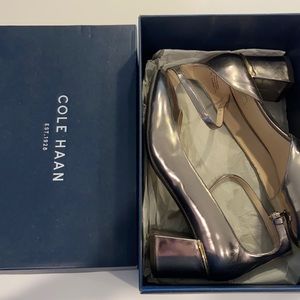 Fabulous Cole Han Strappy Low Heels Size 7